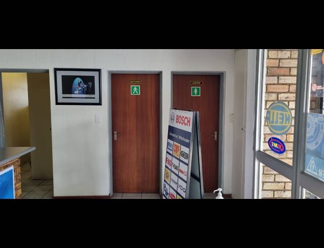 600M² WAREHOUSE FOR SALE IN KRUGERSDORP CENTRAL